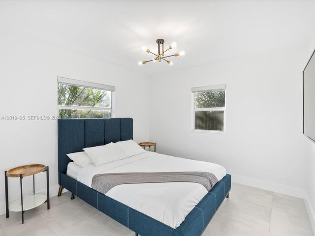 5731 SW 54th Ter, Davie, FL 33314