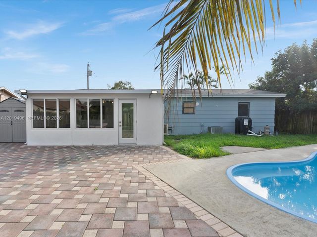 5731 SW 54th Ter, Davie, FL 33314