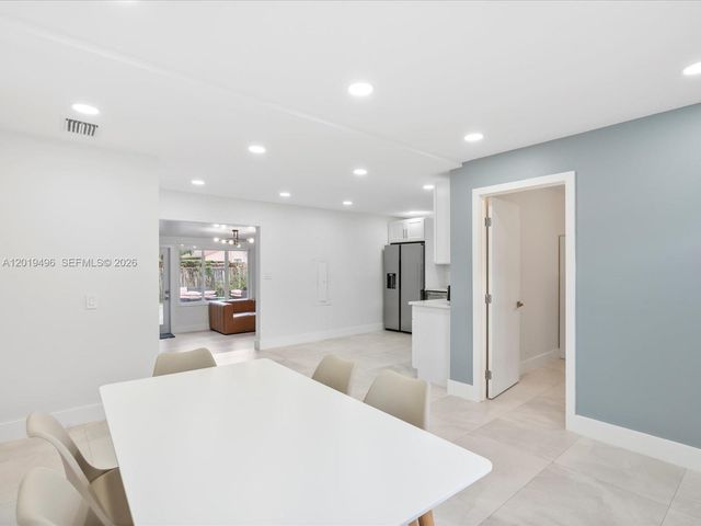 5731 SW 54th Ter, Davie, FL 33314
