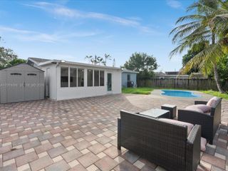 5731 SW 54th Ter, Davie, FL 33314