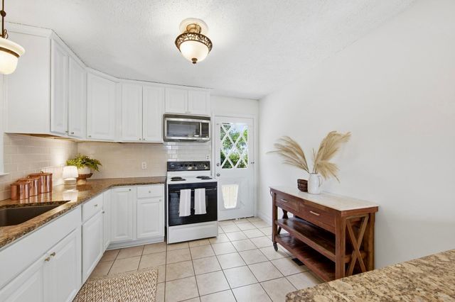 108 Stirton Rd, Nashville, TN 37210
