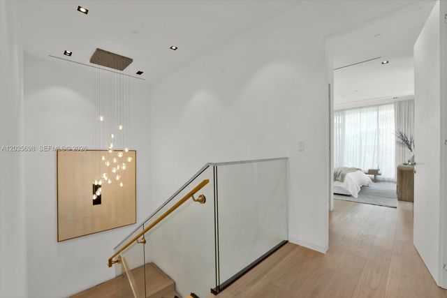 810 W 47 CT, Miami Beach, FL 33140