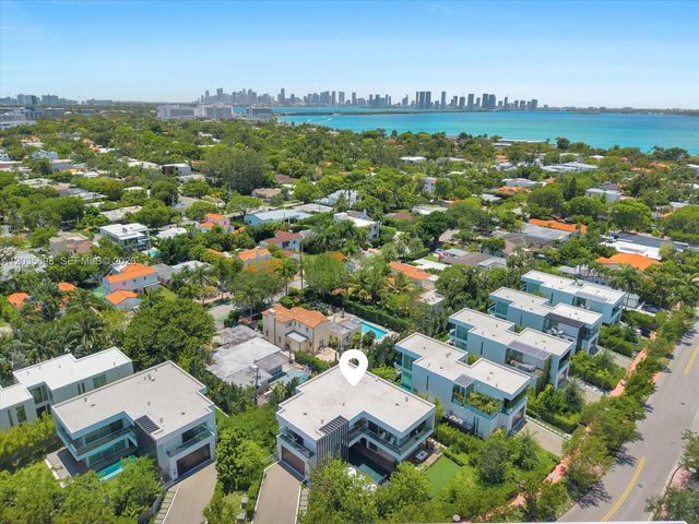 810 W 47 CT, Miami Beach, FL 33140