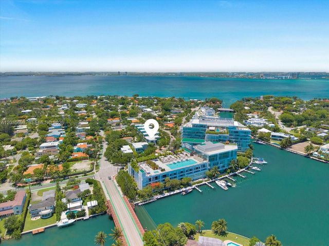 810 W 47 CT, Miami Beach, FL 33140