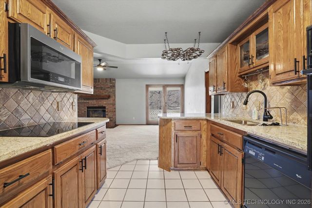 8755 Sunset Drive, Sapulpa, OK 74066