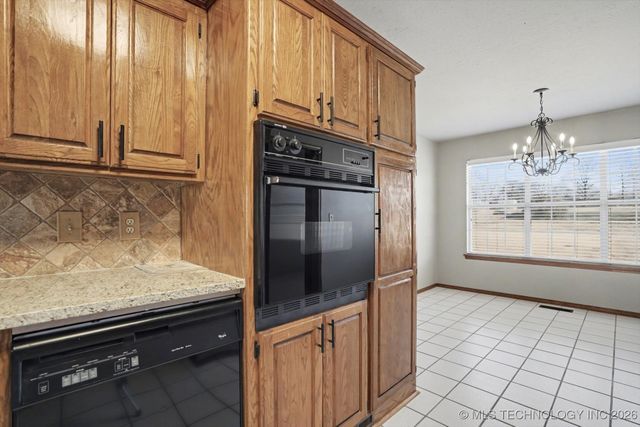 8755 Sunset Drive, Sapulpa, OK 74066