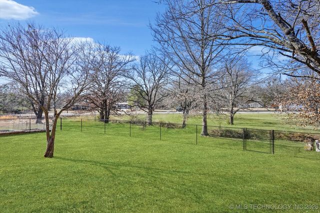 8755 Sunset Drive, Sapulpa, OK 74066