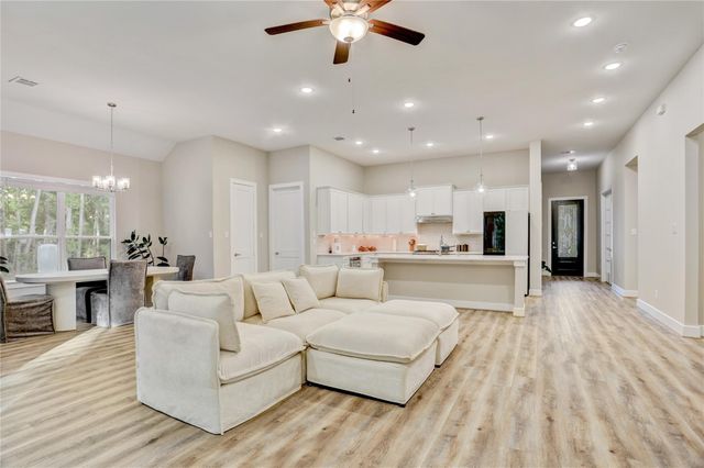 1619 Last Chisos Lane, Montgomery, TX 77316