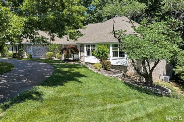 9802 Eagle Hill Lane, Sunset Hills, MO 63127