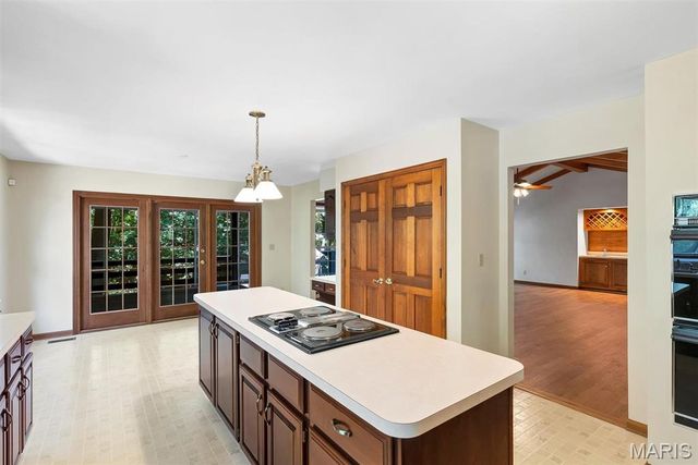 9802 Eagle Hill Lane, Sunset Hills, MO 63127
