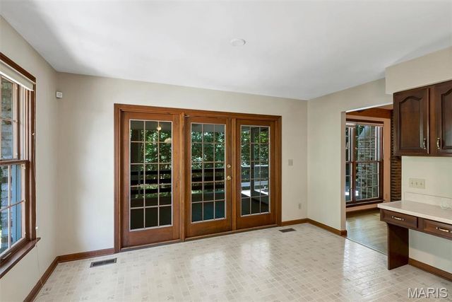 9802 Eagle Hill Lane, Sunset Hills, MO 63127