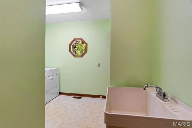 9802 Eagle Hill Lane, Sunset Hills, MO 63127