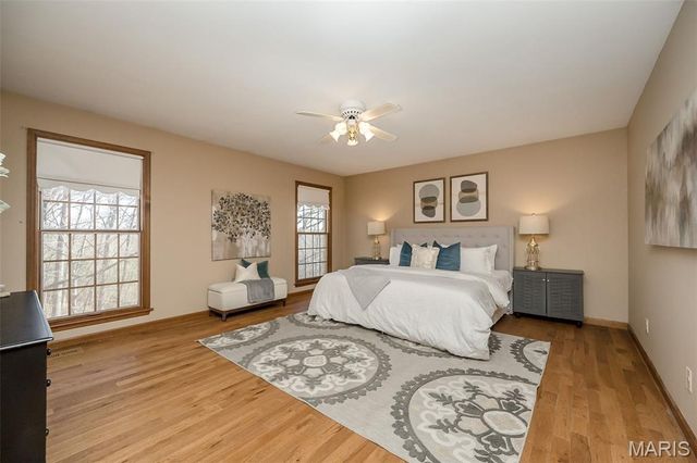 9802 Eagle Hill Lane, Sunset Hills, MO 63127