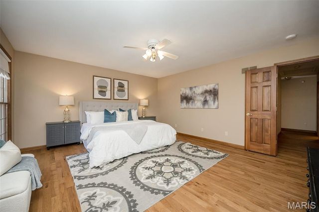 9802 Eagle Hill Lane, Sunset Hills, MO 63127
