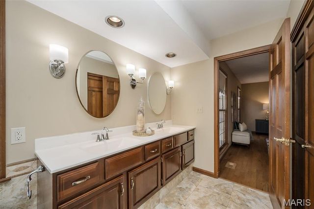 9802 Eagle Hill Lane, Sunset Hills, MO 63127
