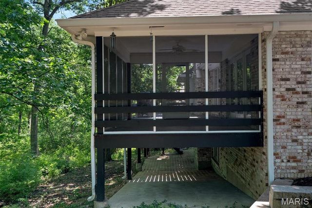 9802 Eagle Hill Lane, Sunset Hills, MO 63127