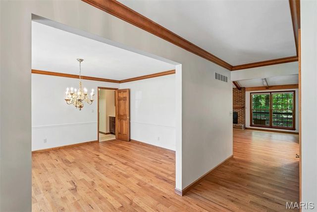 9802 Eagle Hill Lane, Sunset Hills, MO 63127