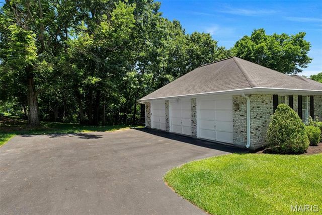 9802 Eagle Hill Lane, Sunset Hills, MO 63127