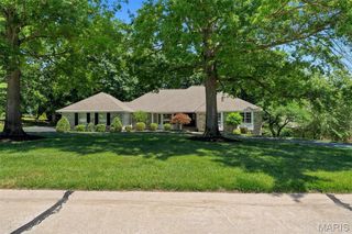 9802 Eagle Hill Lane, Sunset Hills, MO 63127
