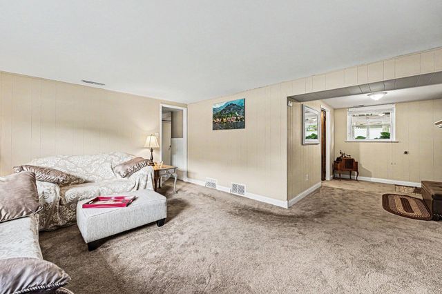 2801 Crabapple Lane, Hobart, IN 46342