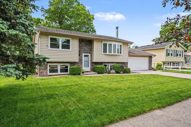 2801 Crabapple Lane, Hobart, IN 46342