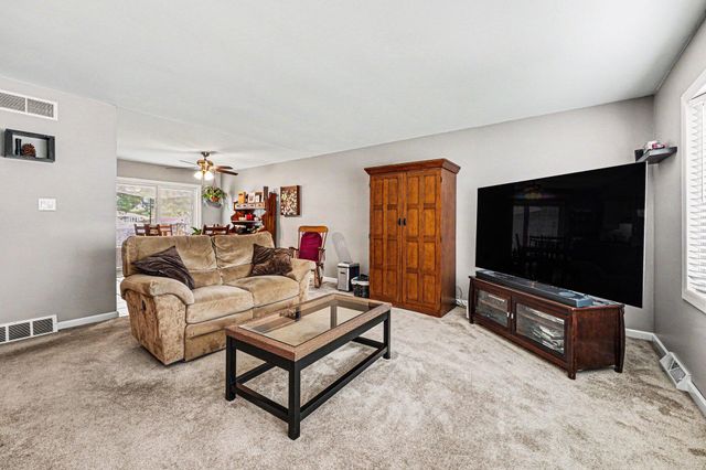 2801 Crabapple Lane, Hobart, IN 46342