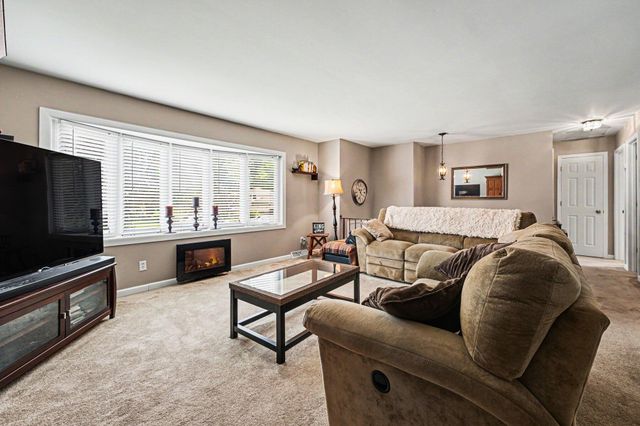 2801 Crabapple Lane, Hobart, IN 46342