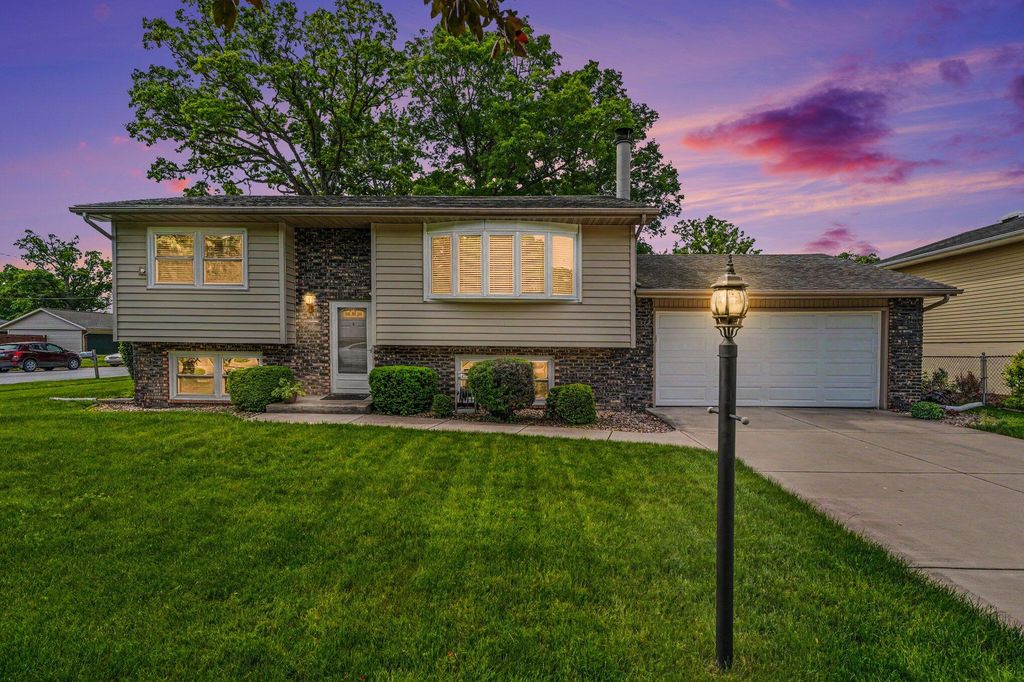 2801 Crabapple Lane, Hobart, IN 46342