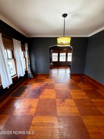 702 Colima Drive, Toledo, OH 43609