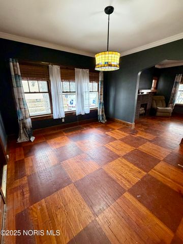 702 Colima Drive, Toledo, OH 43609