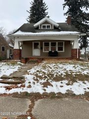 702 Colima Drive, Toledo, OH 43609
