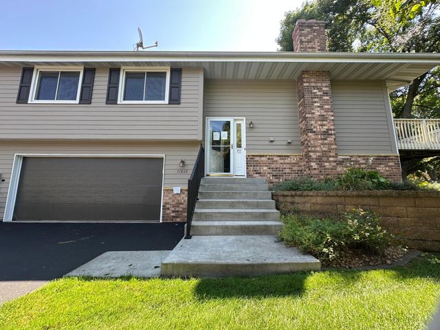 11232 Vessey Circle, Bloomington, MN 55437