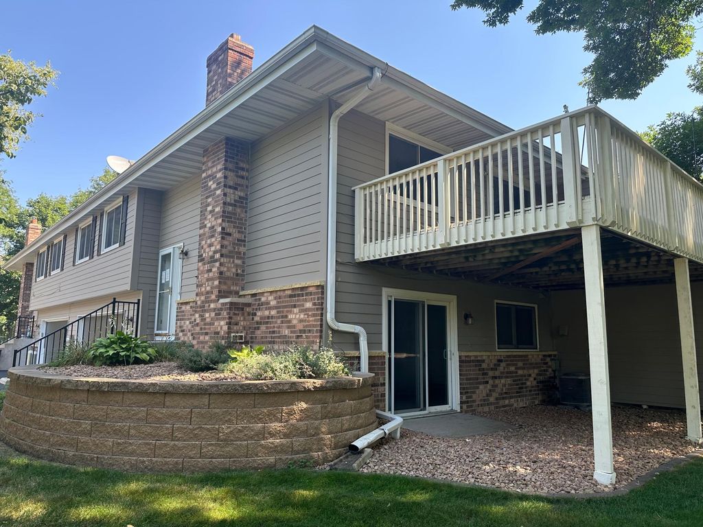 11232 Vessey Circle, Bloomington, MN 55437