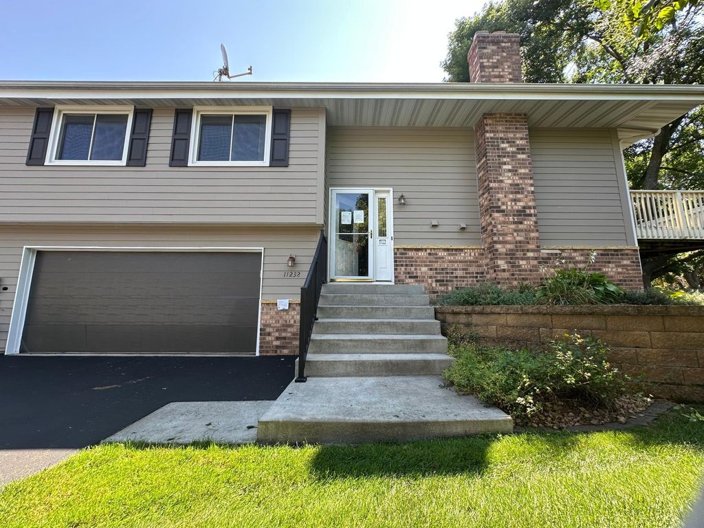 11232 Vessey Circle, Bloomington, MN 55437 — photo 2