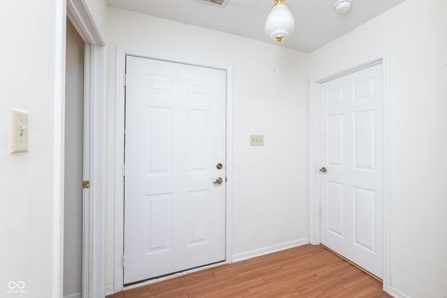 10126 Park Ridge Drive, Indianapolis, IN 46229