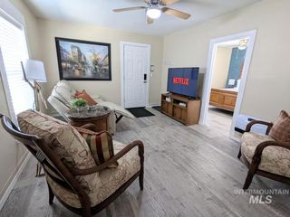 615 SE 6th St, Ontario, OR 97914