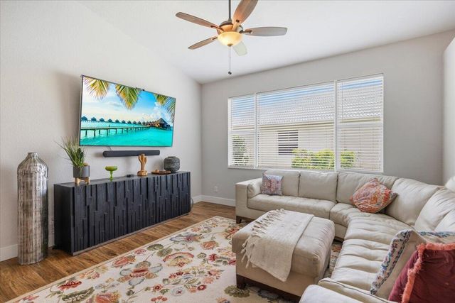 5185 Topaz Lane SW, Vero Beach, FL 32968