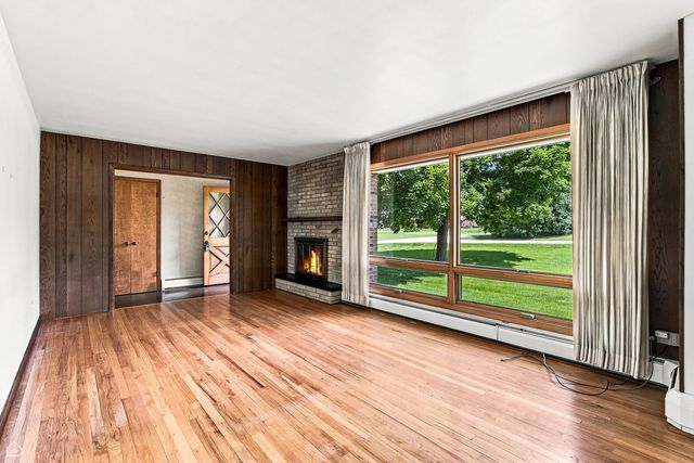 24422 W Cherokee Trail, Grayslake, IL 60030