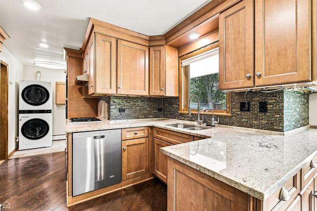 24422 W Cherokee Trail, Grayslake, IL 60030