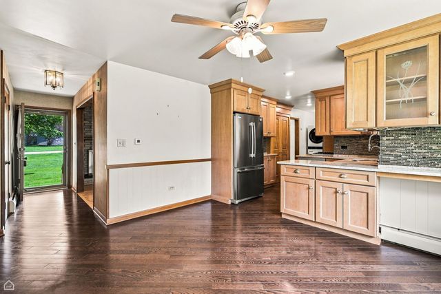 24422 W Cherokee Trail, Grayslake, IL 60030