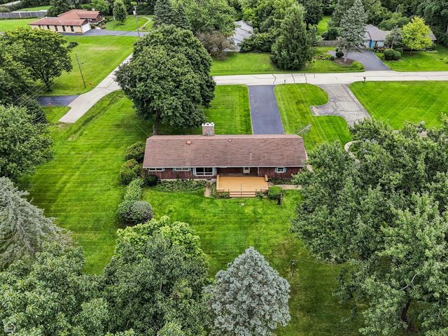 24422 W Cherokee Trail, Grayslake, IL 60030