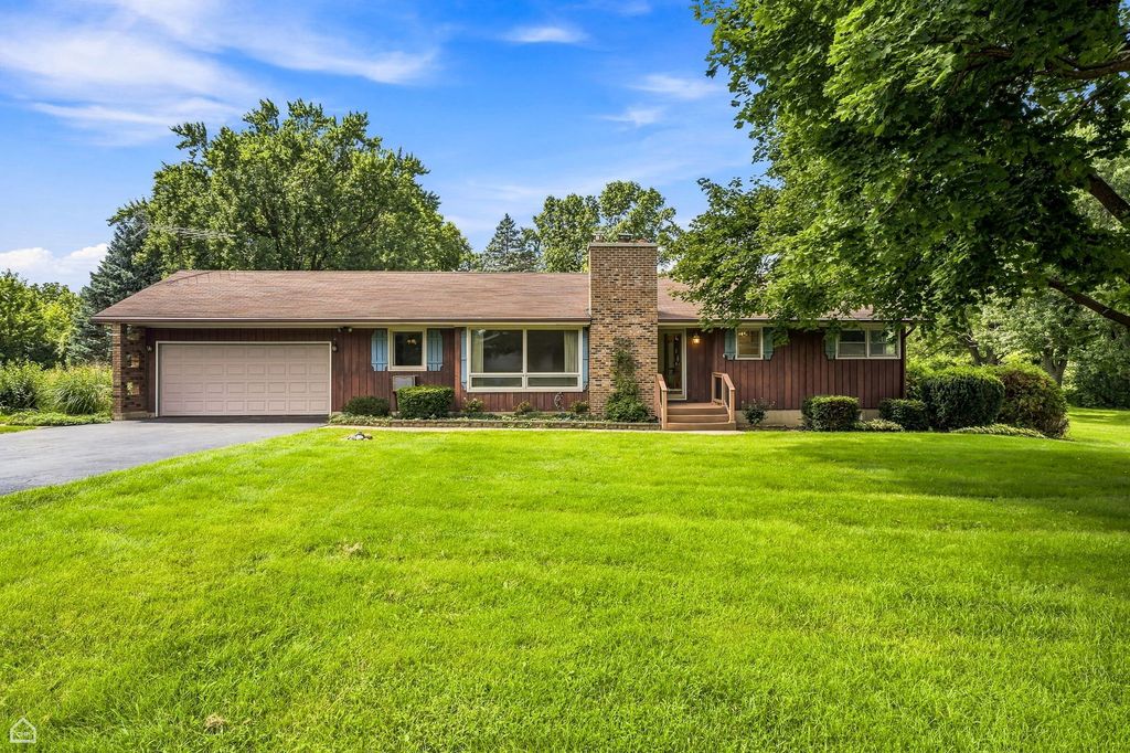 24422 W Cherokee Trail, Grayslake, IL 60030