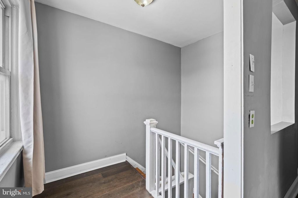 Image 13 of property listing at 932 1ST ST, Baltimore, MD 21225