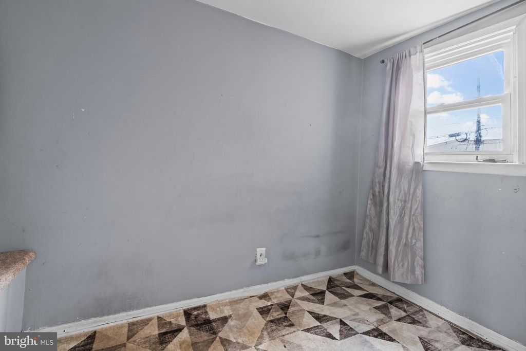 Image 17 of property listing at 932 1ST ST, Baltimore, MD 21225