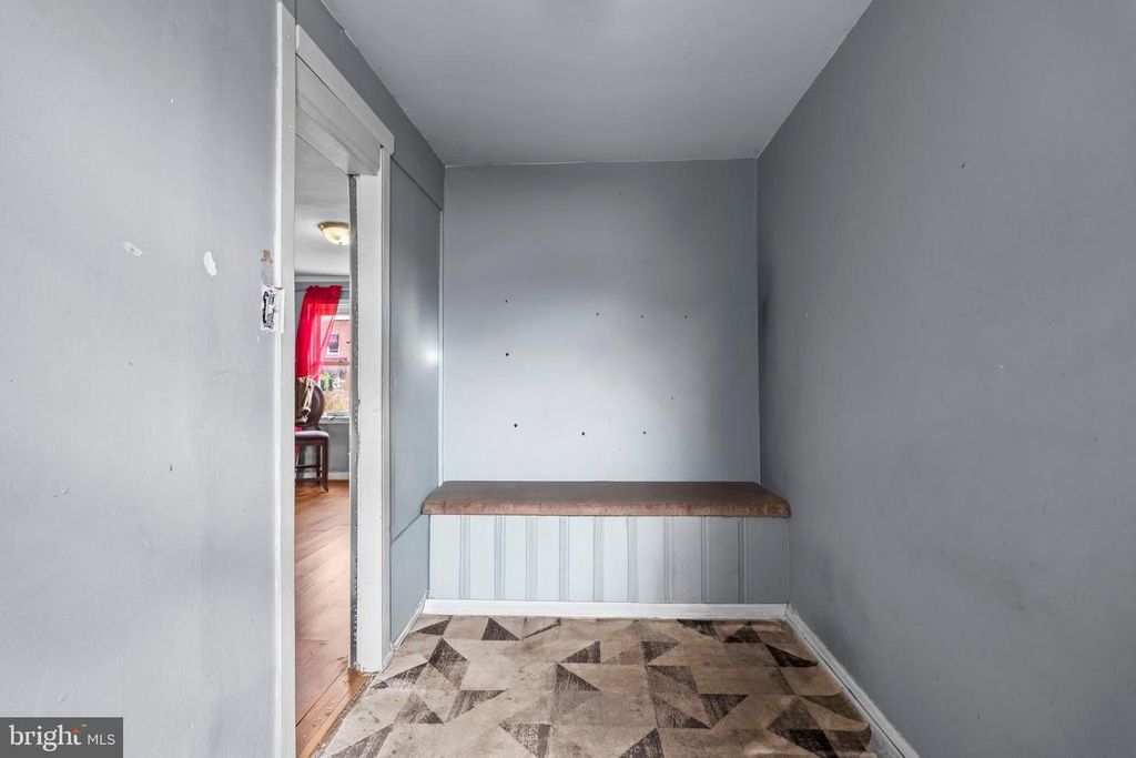 Image 21 of property listing at 932 1ST ST, Baltimore, MD 21225