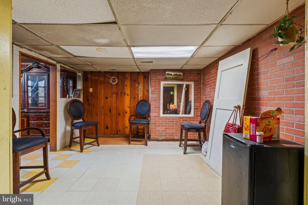 Image 24 of property listing at 932 1ST ST, Baltimore, MD 21225