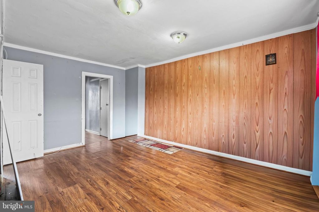 Image 8 of property listing at 932 1ST ST, Baltimore, MD 21225