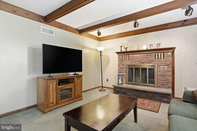 4185 SHOEMAKER RD, Huntingdon Valley, PA 19006