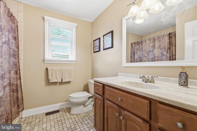 4185 SHOEMAKER RD, Huntingdon Valley, PA 19006