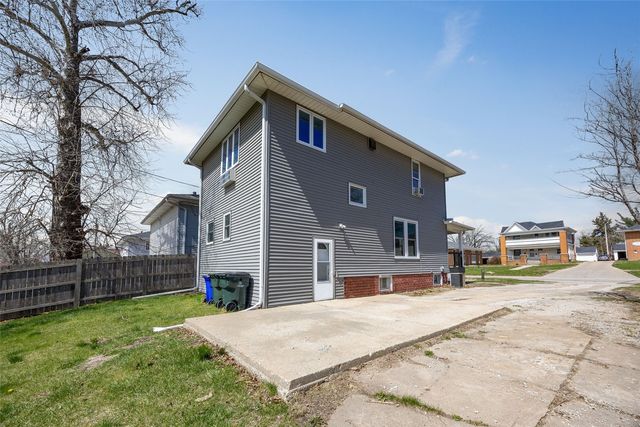 231 32nd Street NE, Cedar Rapids, IA 52402